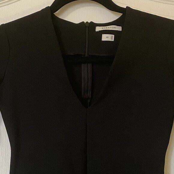 Babaton Black V-Neck Bodysuit with Mid Length Sleeves and Back Zipper XS - Picture 2 of 9